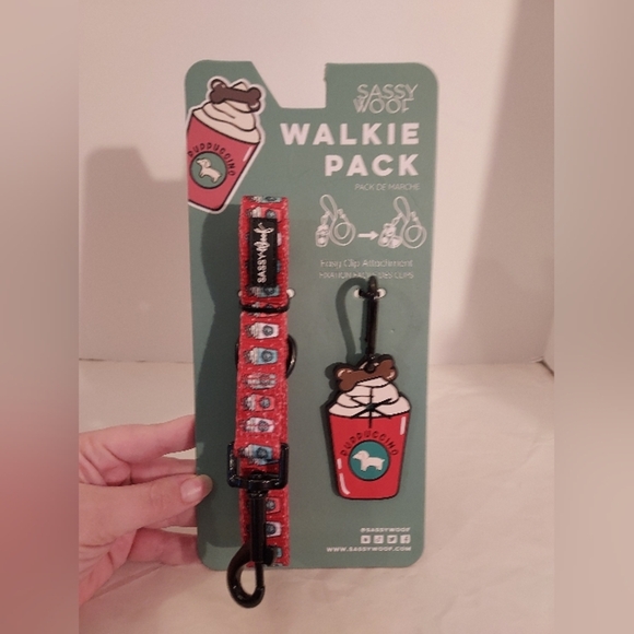 NEW Sassy Woof - Walkie Pack (Leash & Potty Pal) - Red Puppuccino - Picture 1 of 9